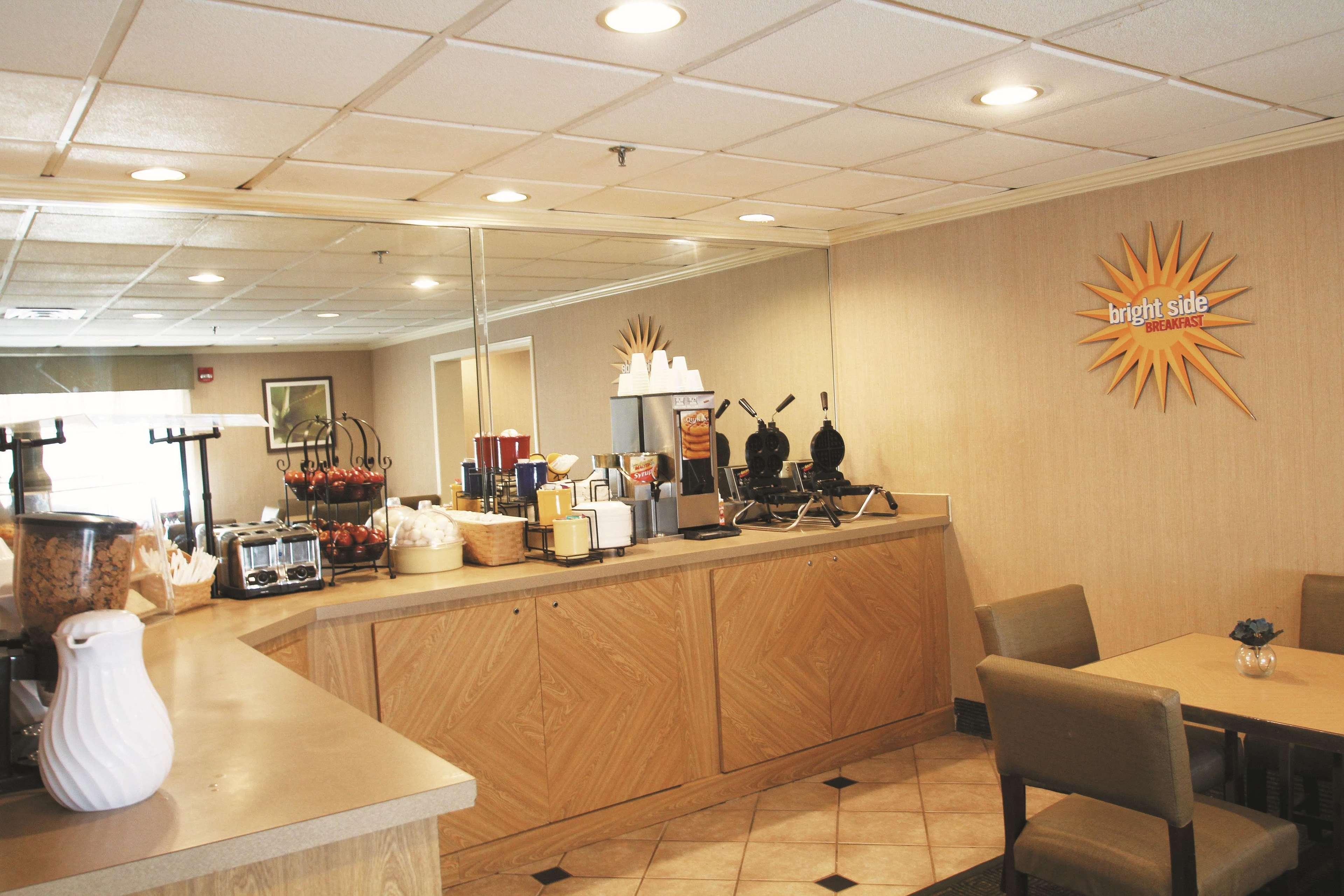La Quinta By Wyndham Orlando South Hotell Williamsburg Exteriör bild