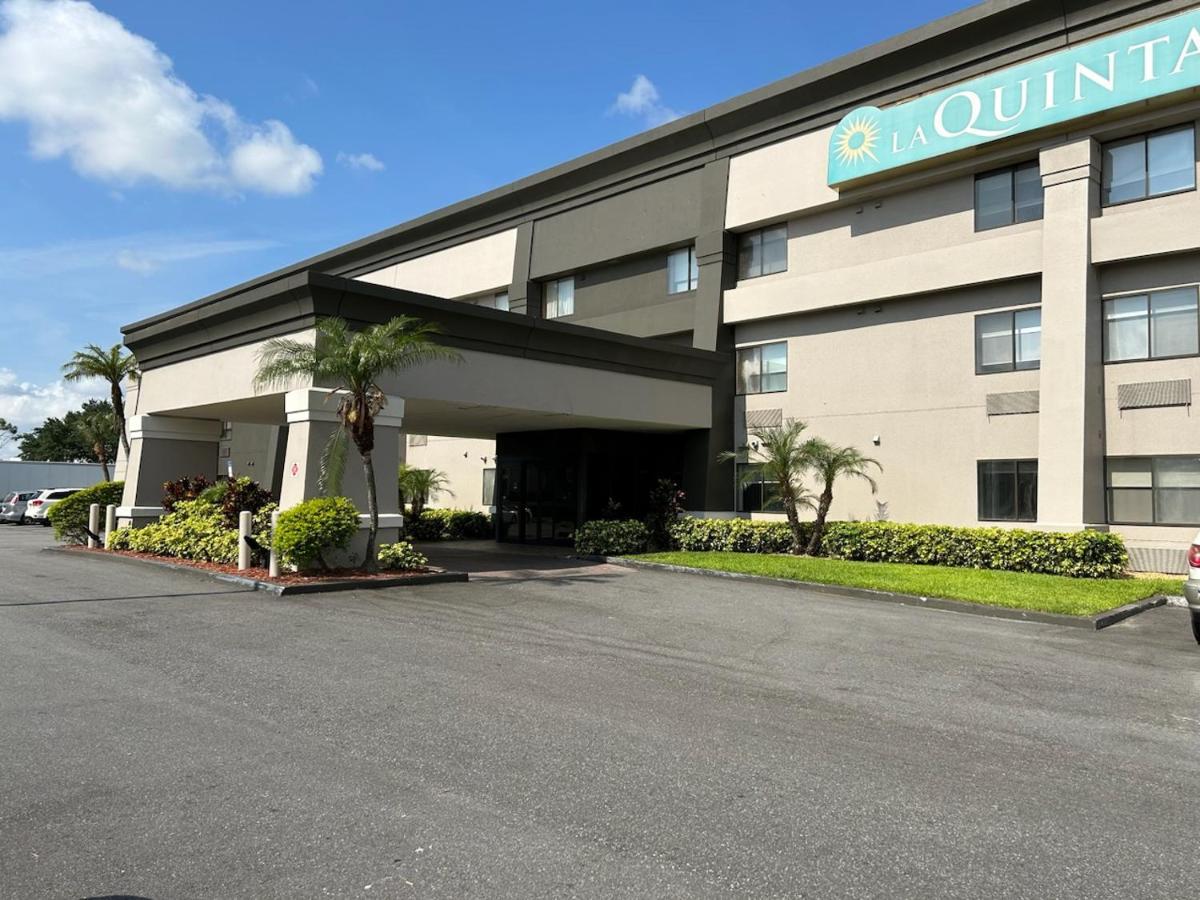 La Quinta By Wyndham Orlando South Hotell Williamsburg Exteriör bild