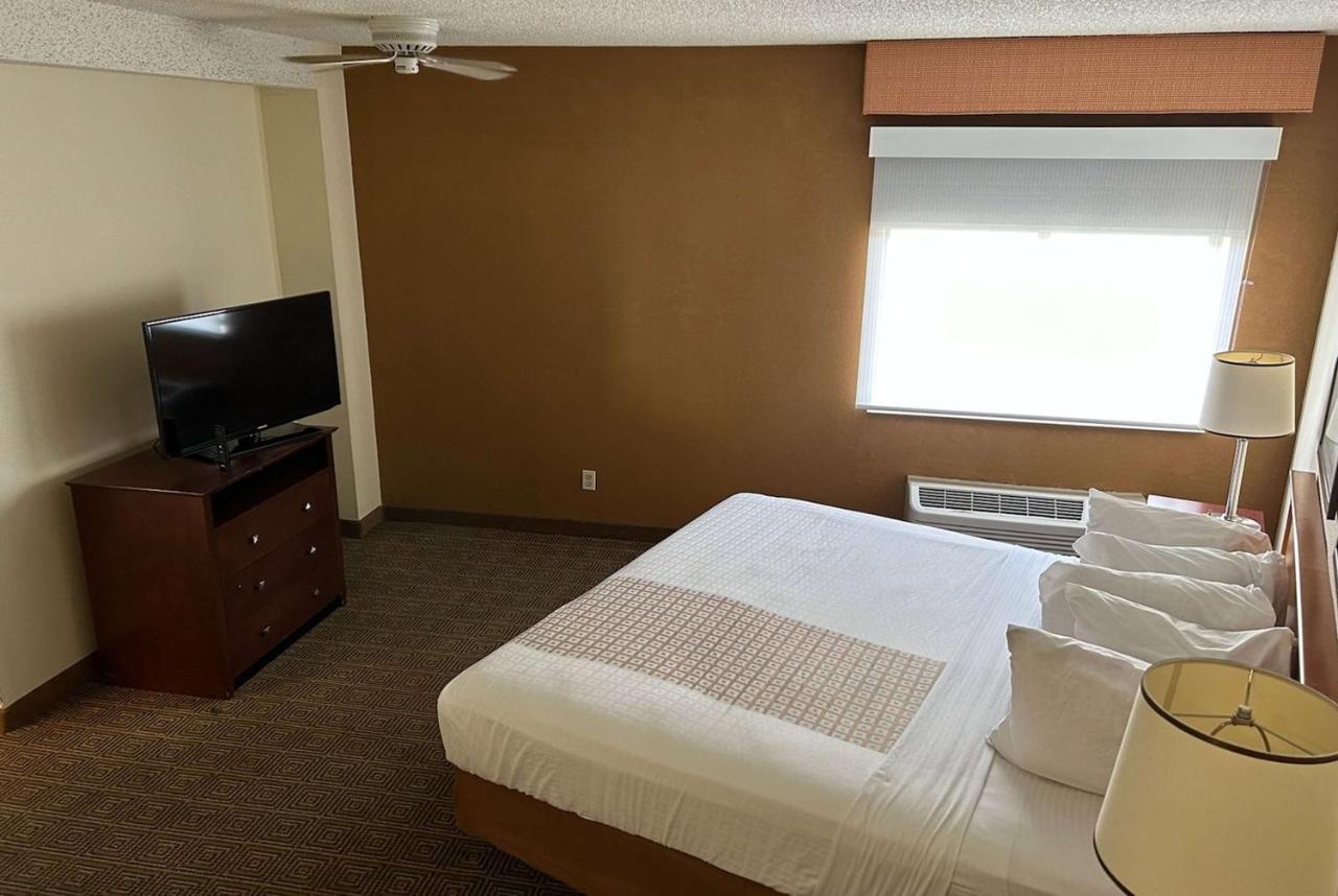 La Quinta By Wyndham Orlando South Hotell Williamsburg Exteriör bild