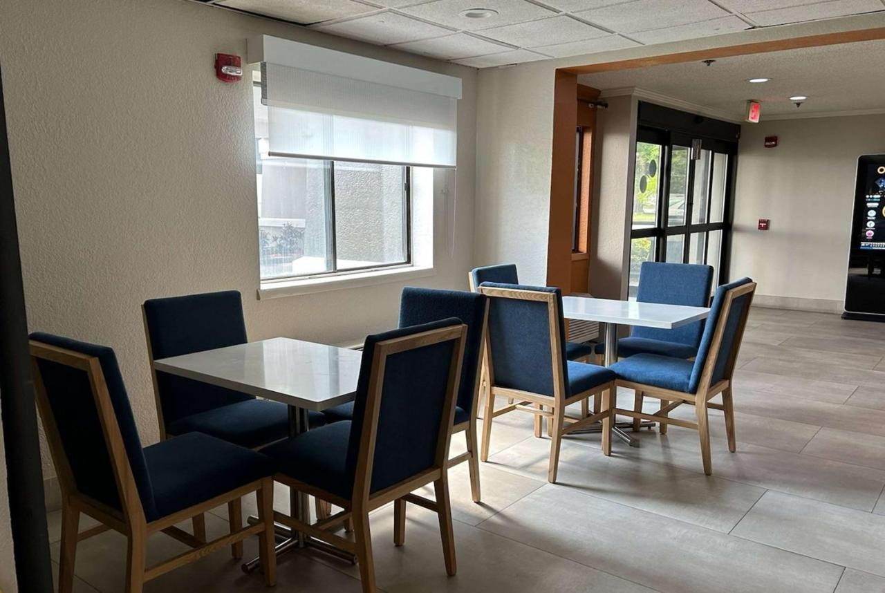 La Quinta By Wyndham Orlando South Hotell Williamsburg Exteriör bild