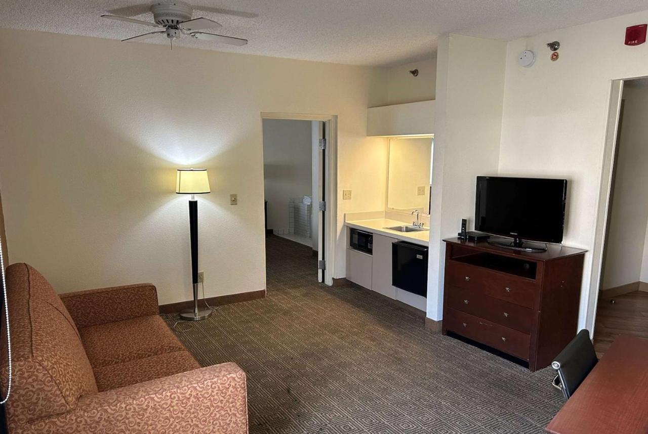 La Quinta By Wyndham Orlando South Hotell Williamsburg Exteriör bild